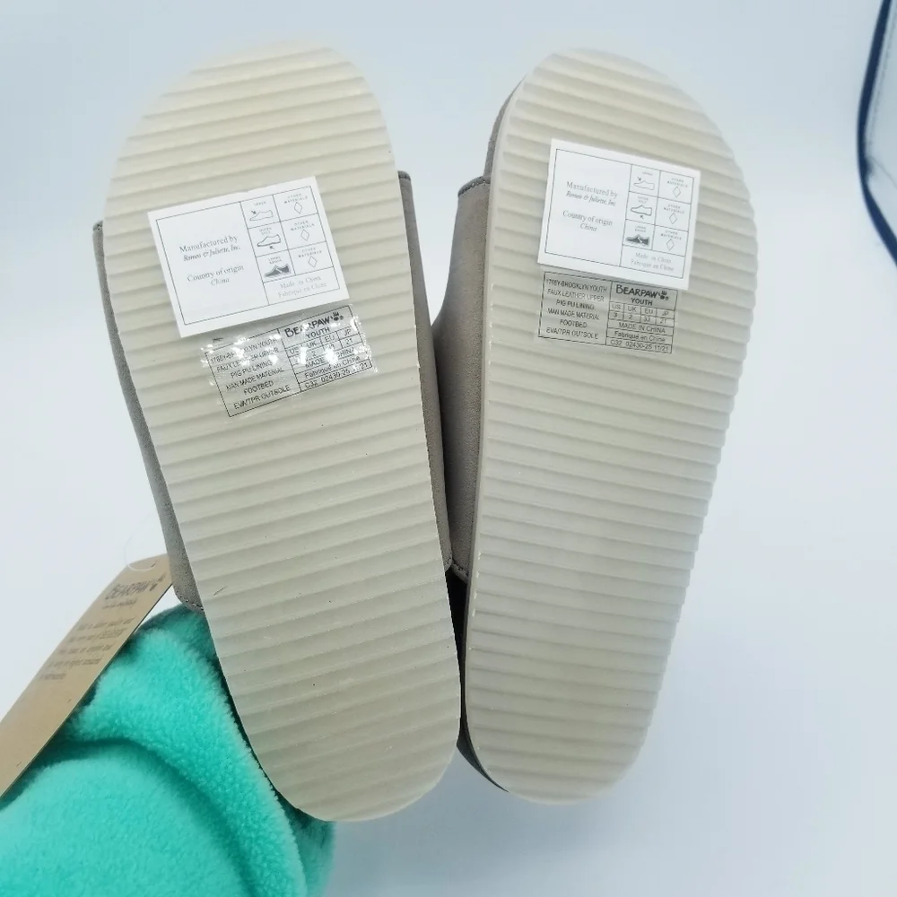 NEW BearPaw Brooklyn Youth Sandals